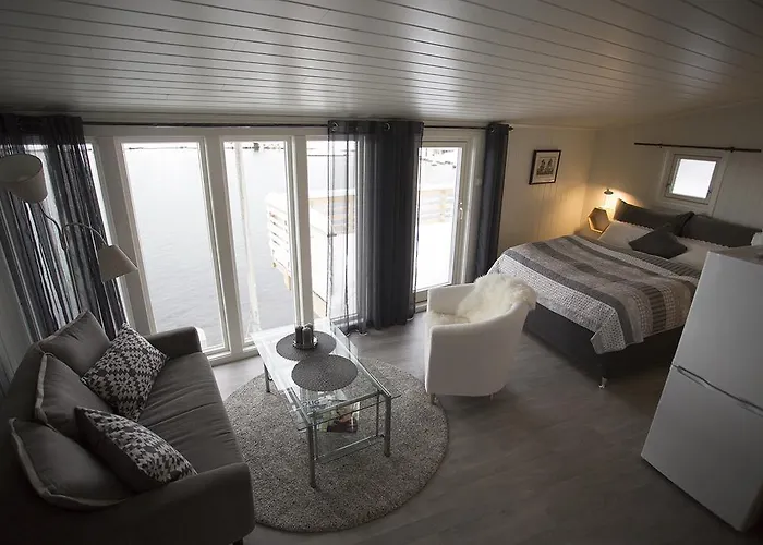 Aabor Buene-Svolvaer