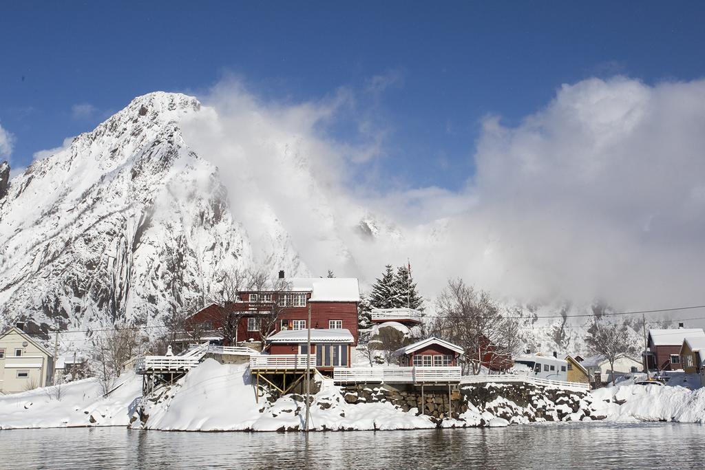 Aabor Buene-svolvaer * Svolvær